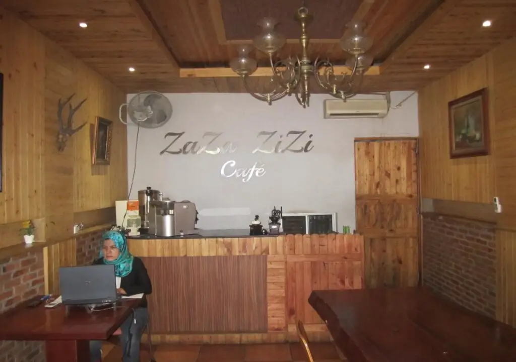 Медан: House of Zaza Zizi