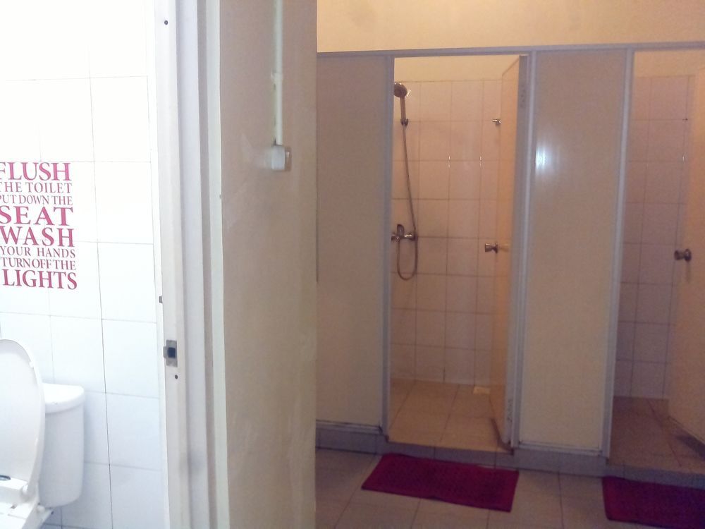 Джакарта: KAMAR KAMAR - Backpacker
