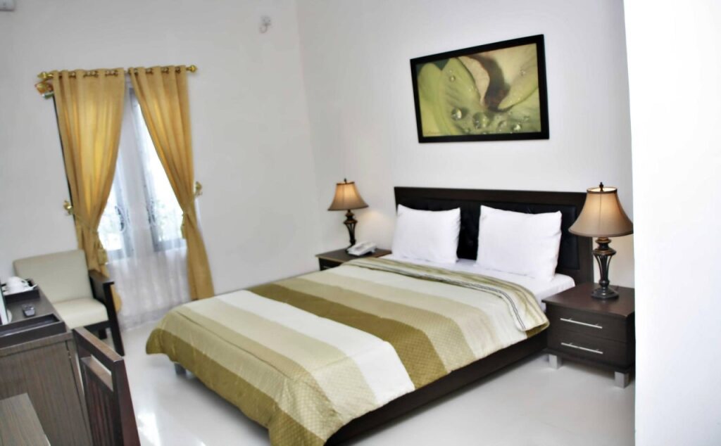 Мартапура: Hotel Parai Puri Tani