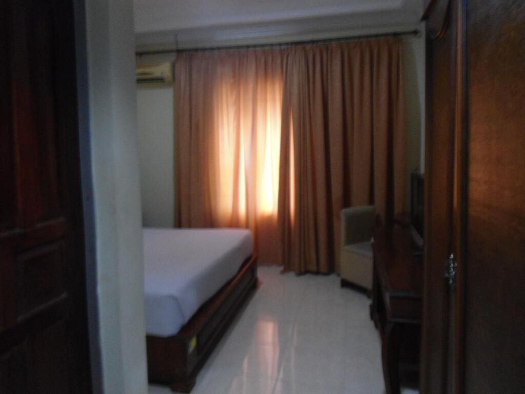 Паданг: Edotel Minangkabau Hotel