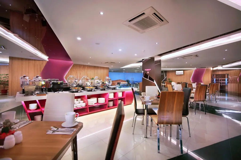 Джакарта: favehotel LTC Glodok