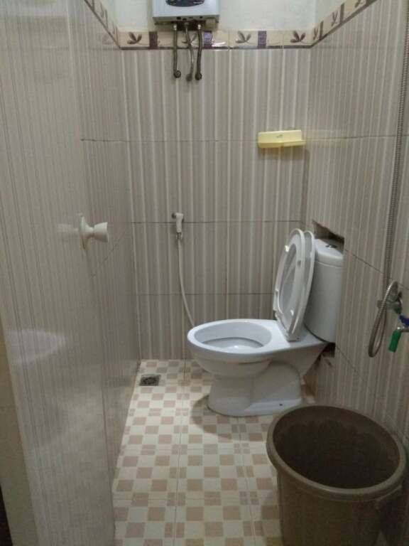 Бату: Fortuna Homestay