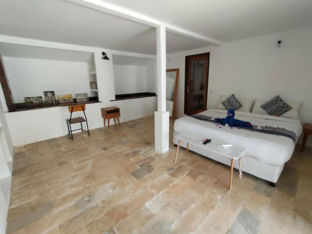 Гили Траванган: Villa Bagheera