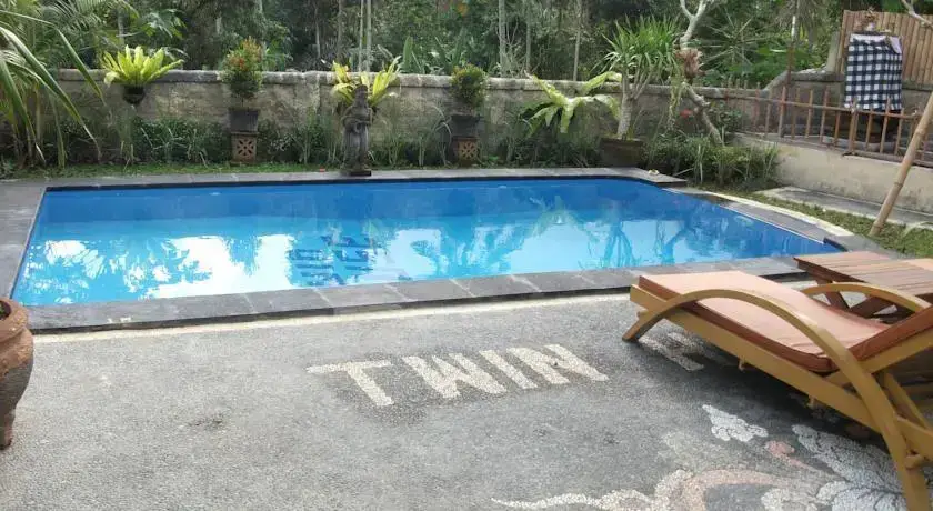 Убуд: Twin Villa