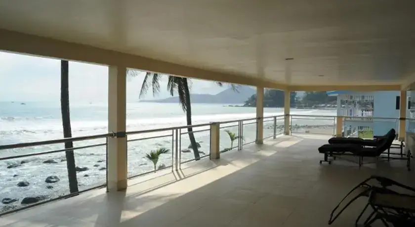 Сикакак: Sunset Beach House
