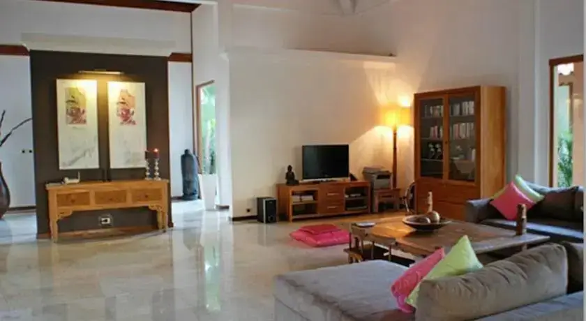 Сесе: Villa Pur Sang