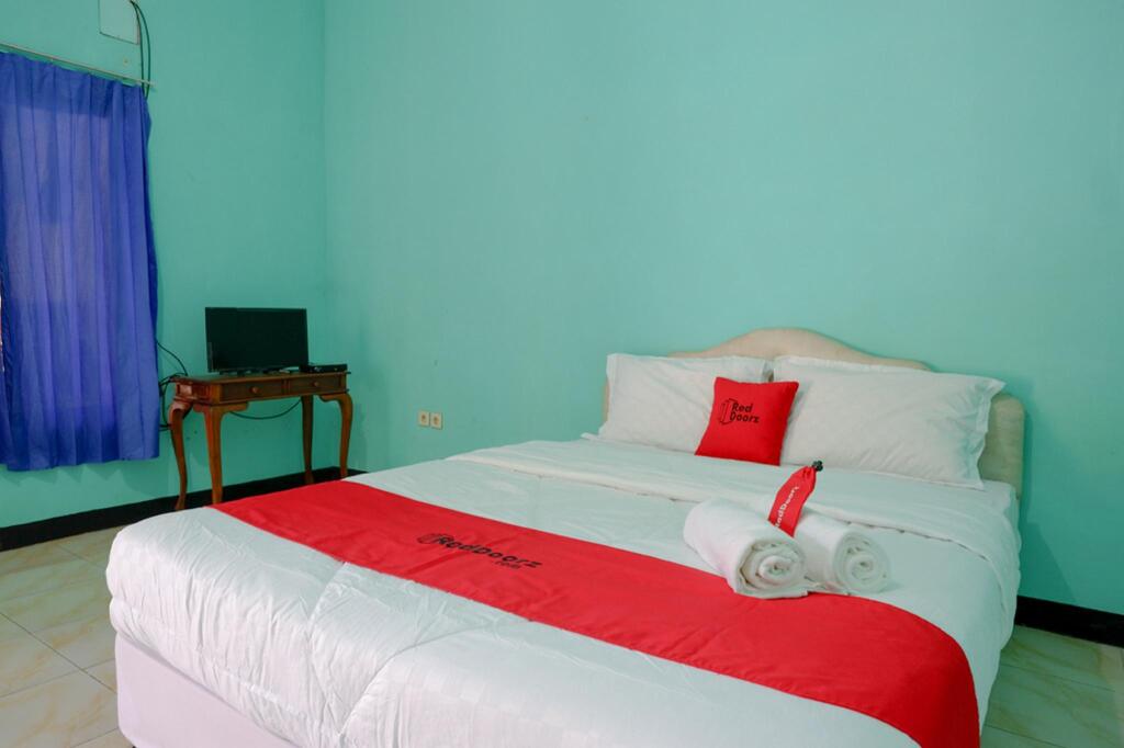 RedDoorz Syariah near Sekuro Beach Jepara — фото 1