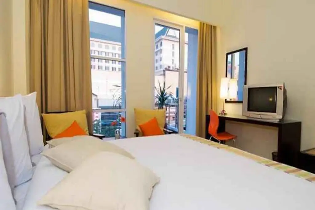 Пеканбару: iShine Hotel