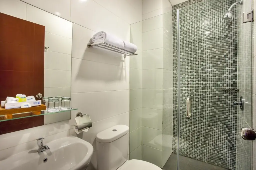 Сурабая: Hotel 88 Embong Malang by WH