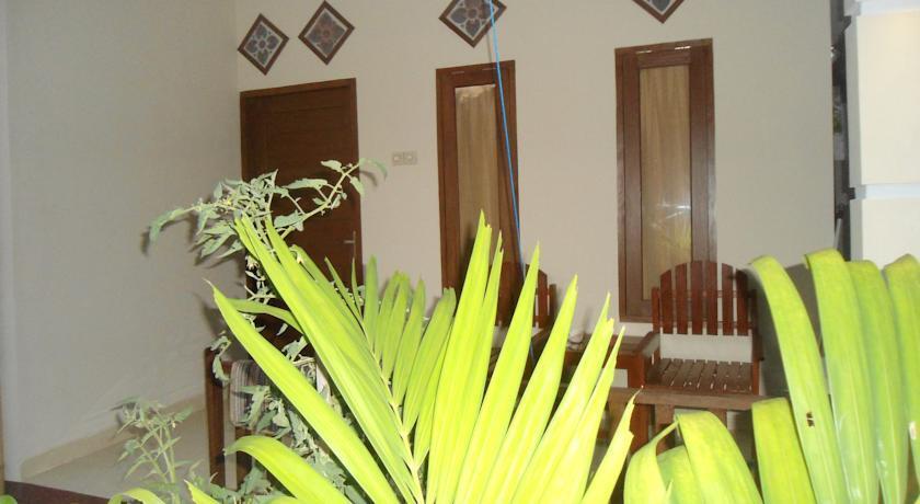Гили-Мено: Sudis Cottages