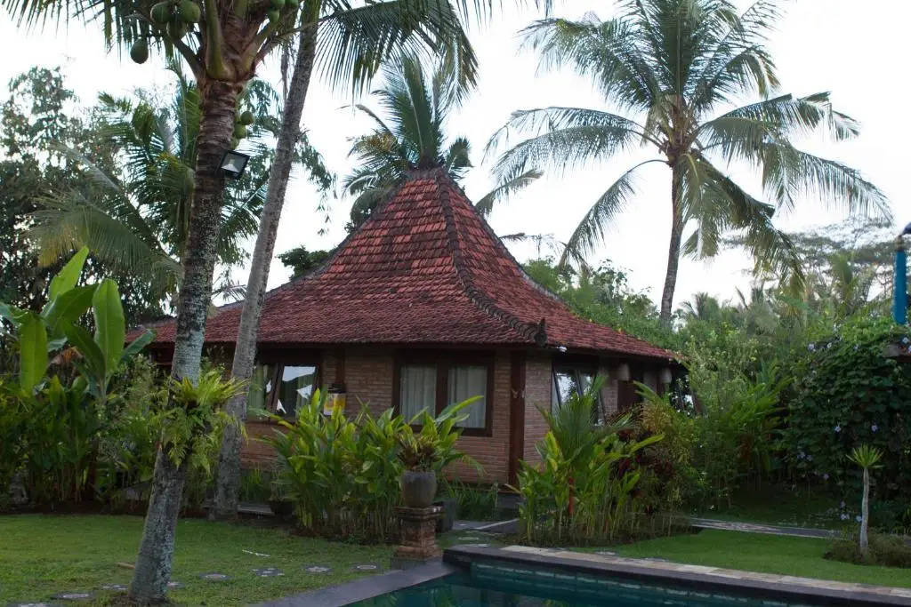 Убуд: Rumah Sungai