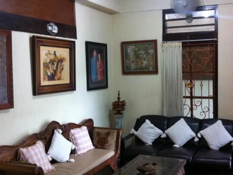 Депок: Puri Ayu Homestay