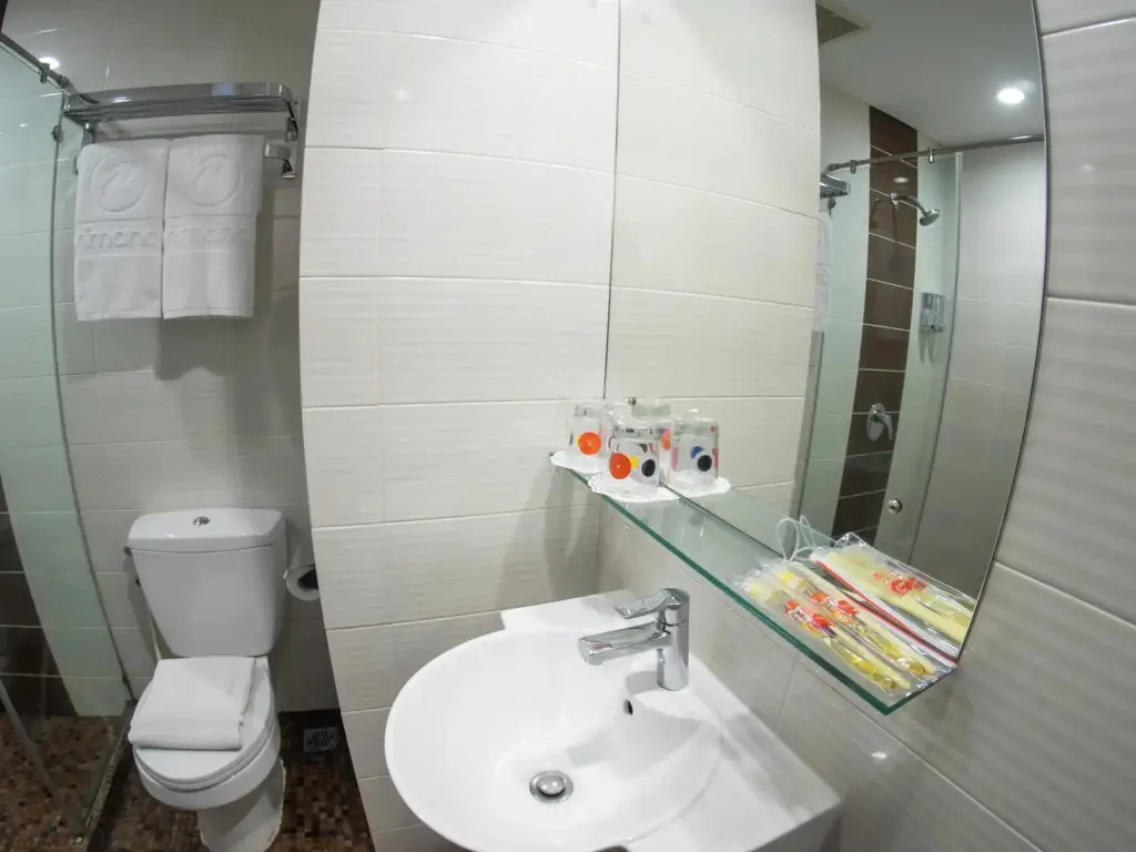 Джакарта: d'primahotel WTC Mangga Dua