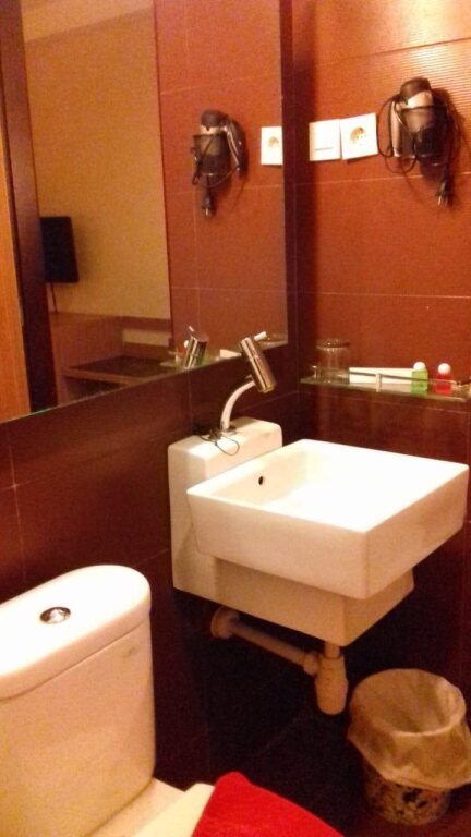 Макассар: Hotel Scarlet Makassar
