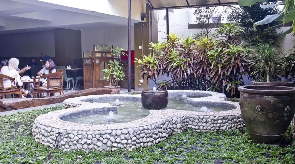 Бандунг: De Batara Hotel