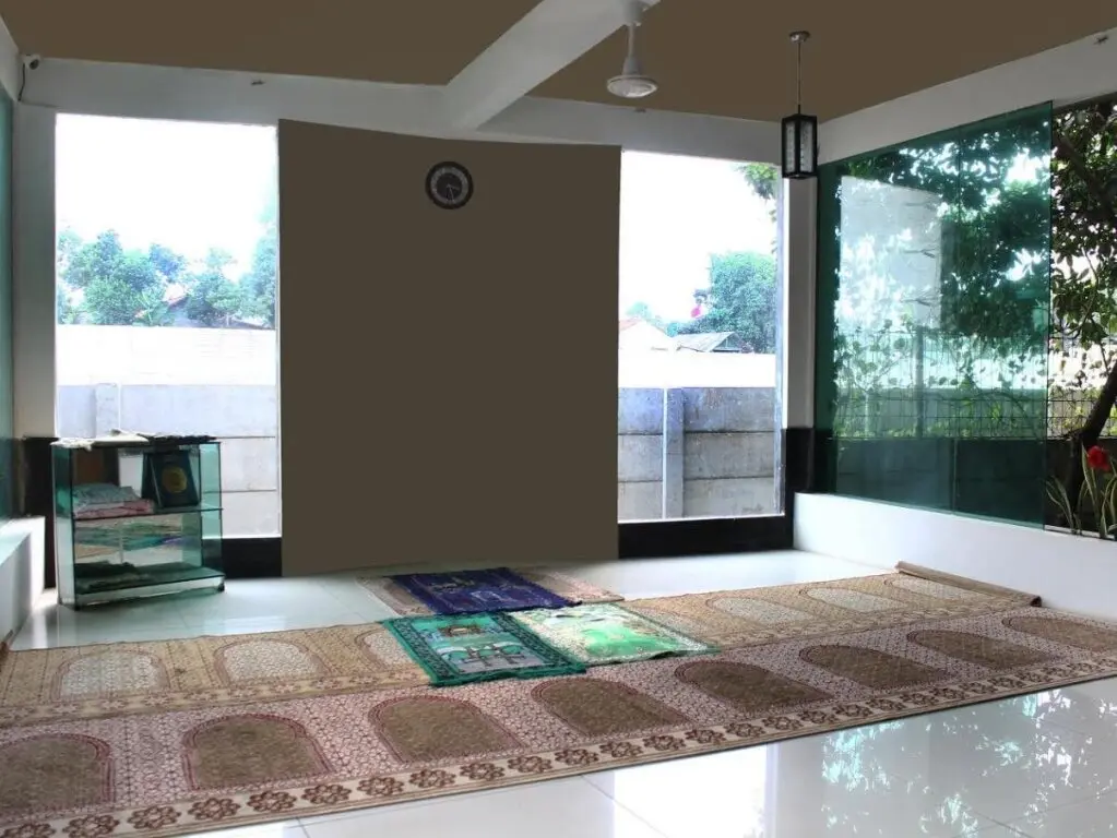 Южный Тангеранг: ZEN Rooms Safwah Bintaro Syariah