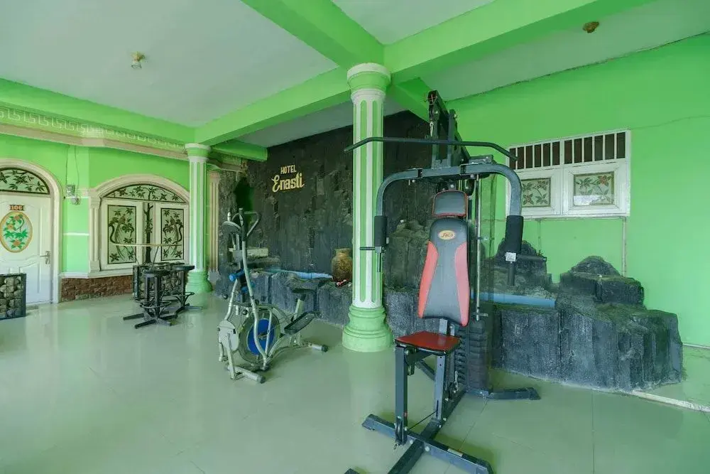 Берастаги: RedDoorz Syariah Hotel Enasti Berastagi