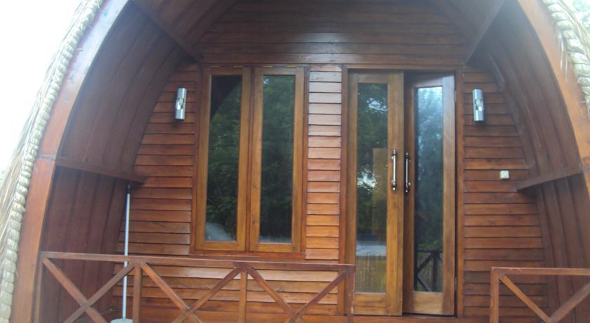 Гили-Мено: Harum Meno Bungalow