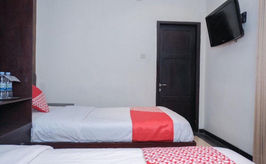 Маланг: OYO 1130 Bandoeng Guest House Syariah