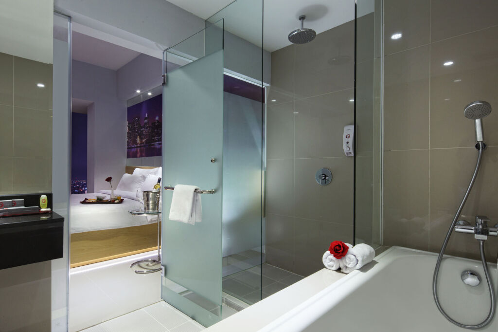 Сурабая: G Suites Hotel by AMITHYA