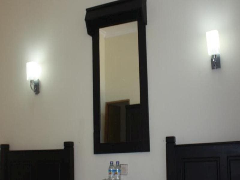 Матарам: Batulayar Hotel