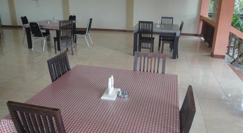 Матарам: Batulayar Hotel
