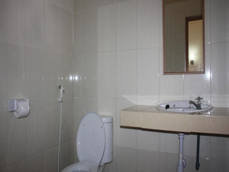 Матарам: Batulayar Hotel