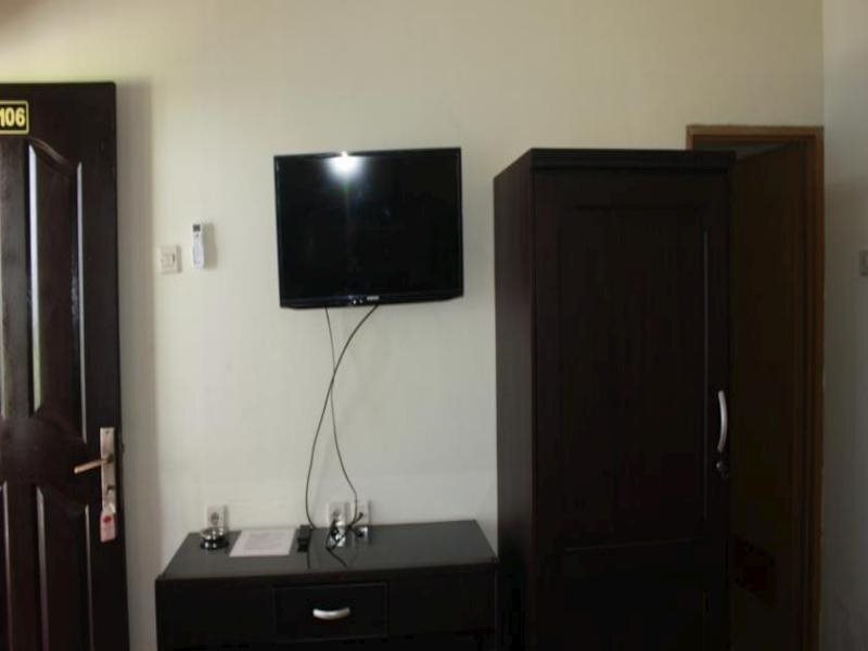 Матарам: Batulayar Hotel