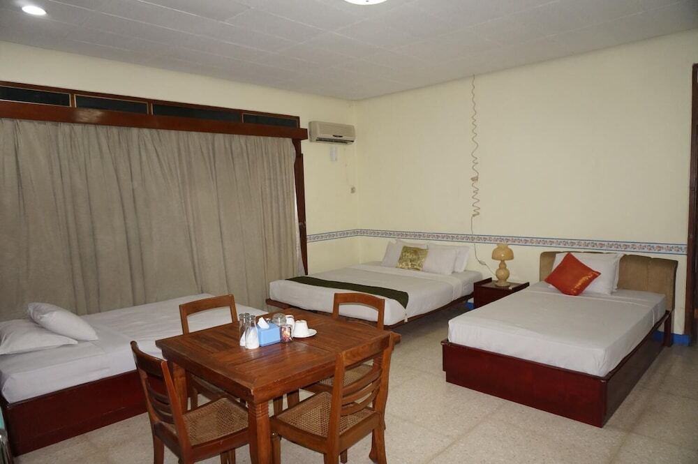 Депок: My Home Guesthouse