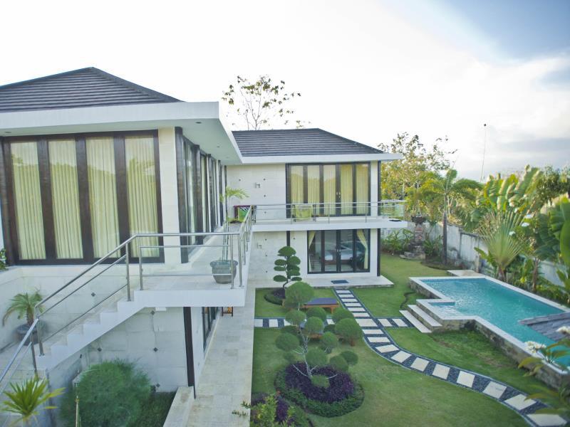 Пекату: Bali White Villa