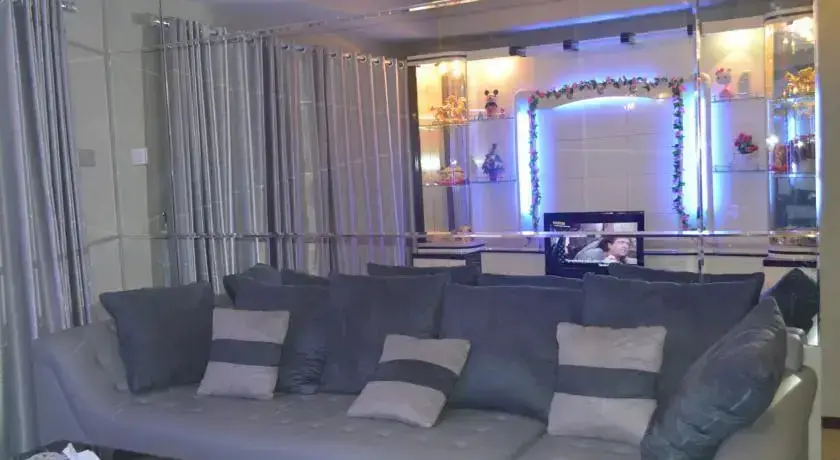 Джакарта: M Royal Mediterania Apartment
