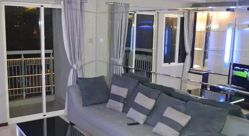 Джакарта: M Royal Mediterania Apartment