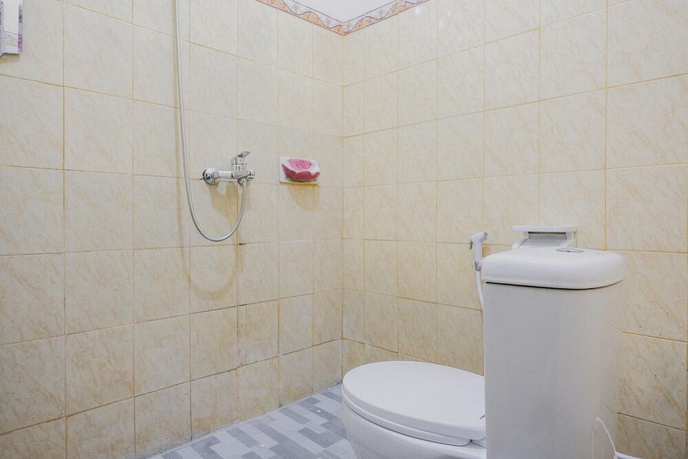 Лива: RedDoorz Syariah near Kebun Raya Liwa