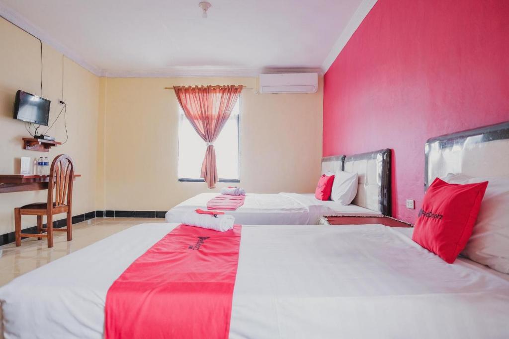 Лива: RedDoorz Syariah near Kebun Raya Liwa