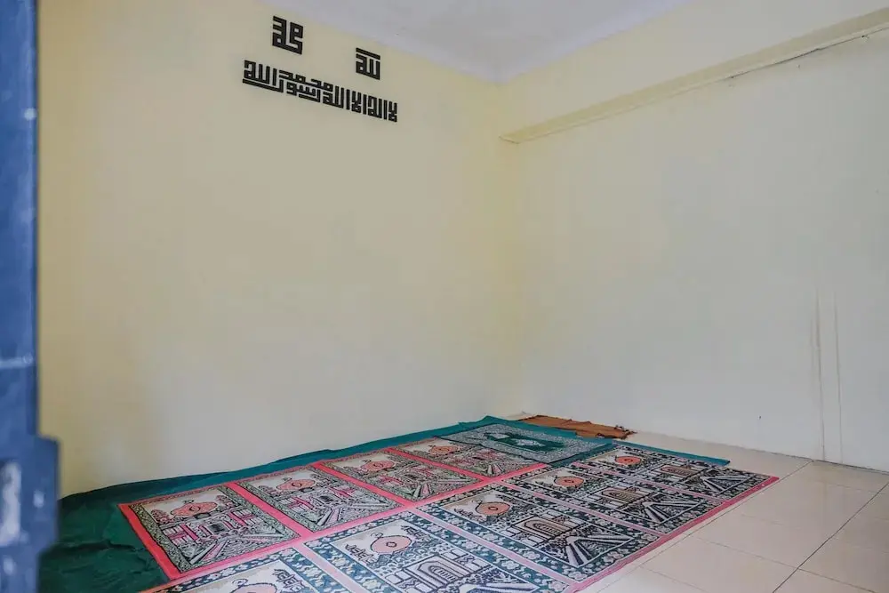 Лива: RedDoorz Syariah near Kebun Raya Liwa