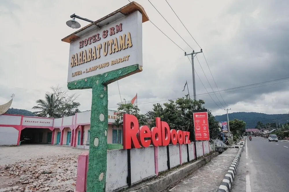 Лива: RedDoorz Syariah near Kebun Raya Liwa