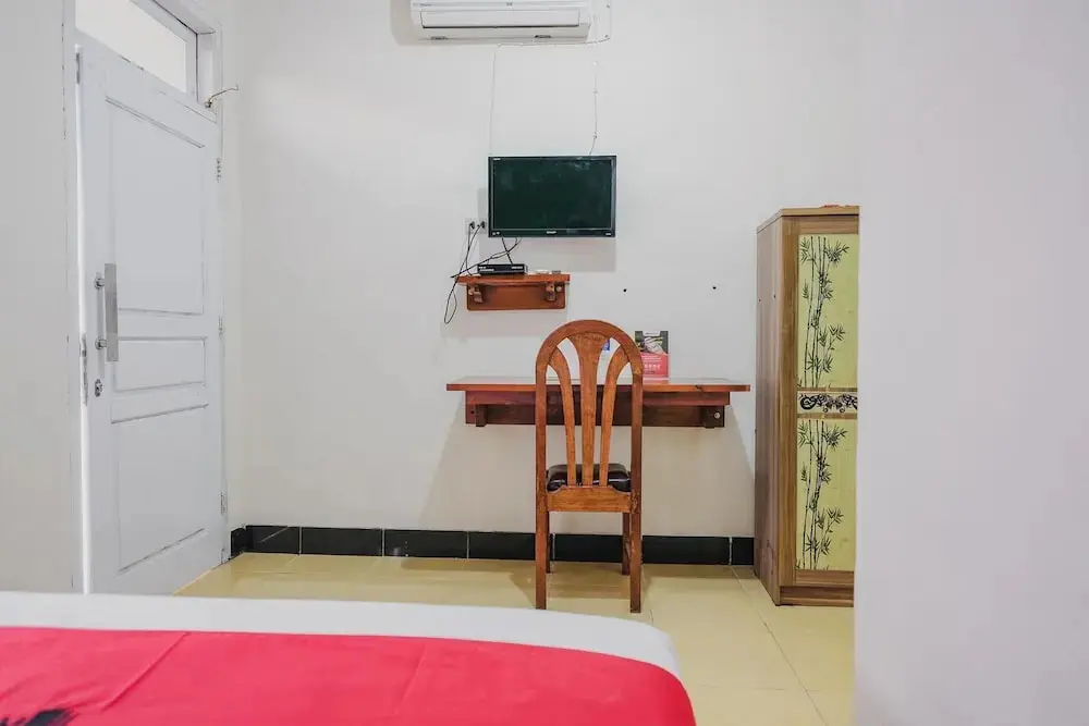 Лива: RedDoorz Syariah near Kebun Raya Liwa