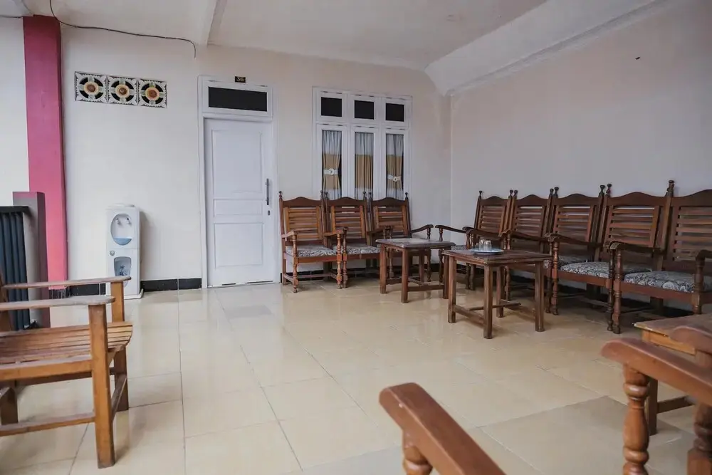 Лива: RedDoorz Syariah near Kebun Raya Liwa