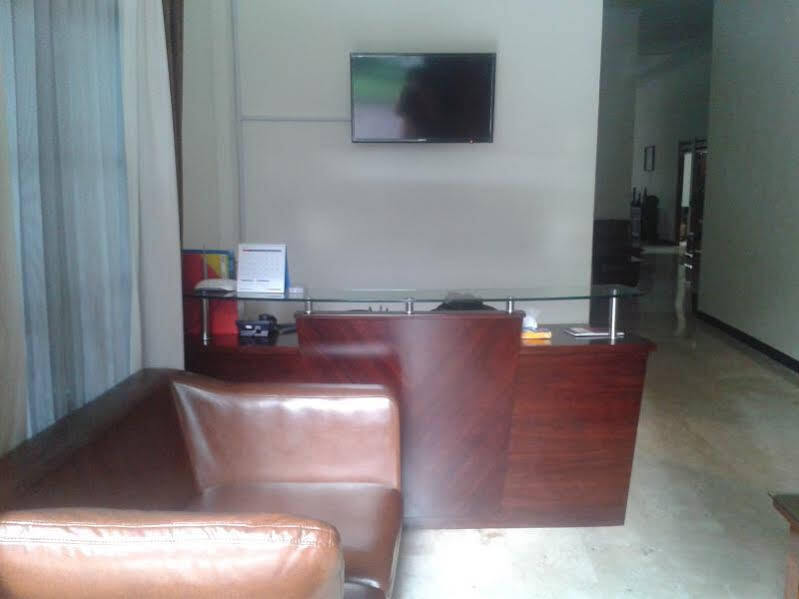 Депок: Halmahera Homestay