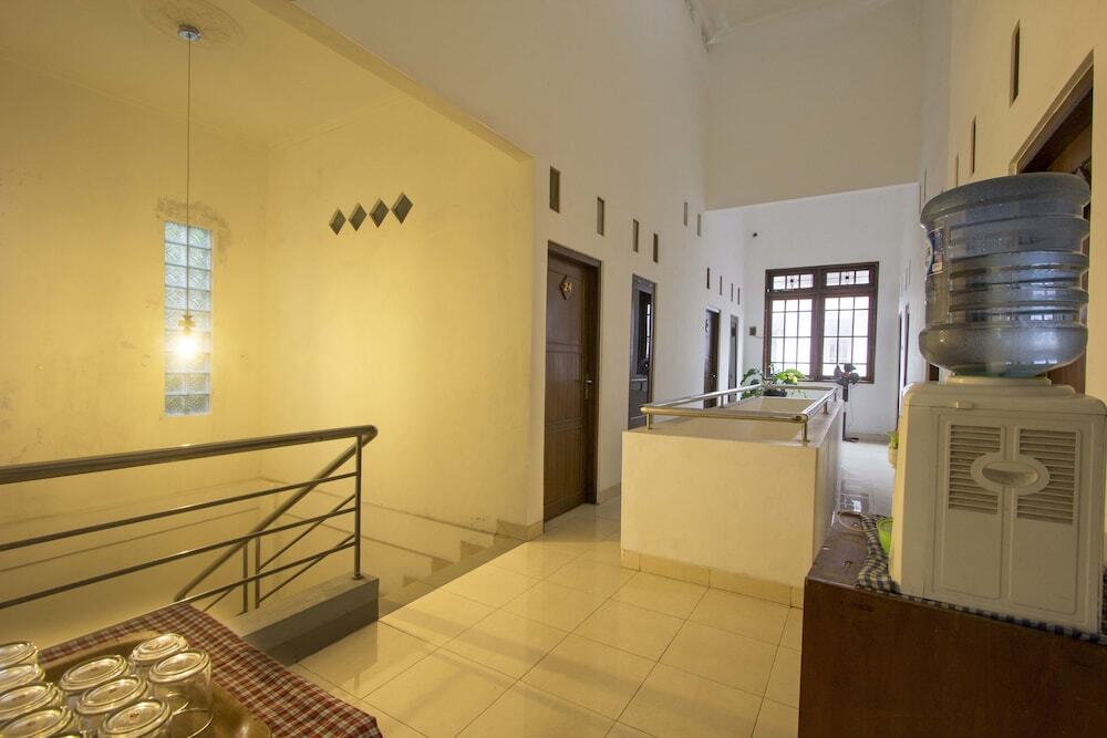 Депок: Setra House