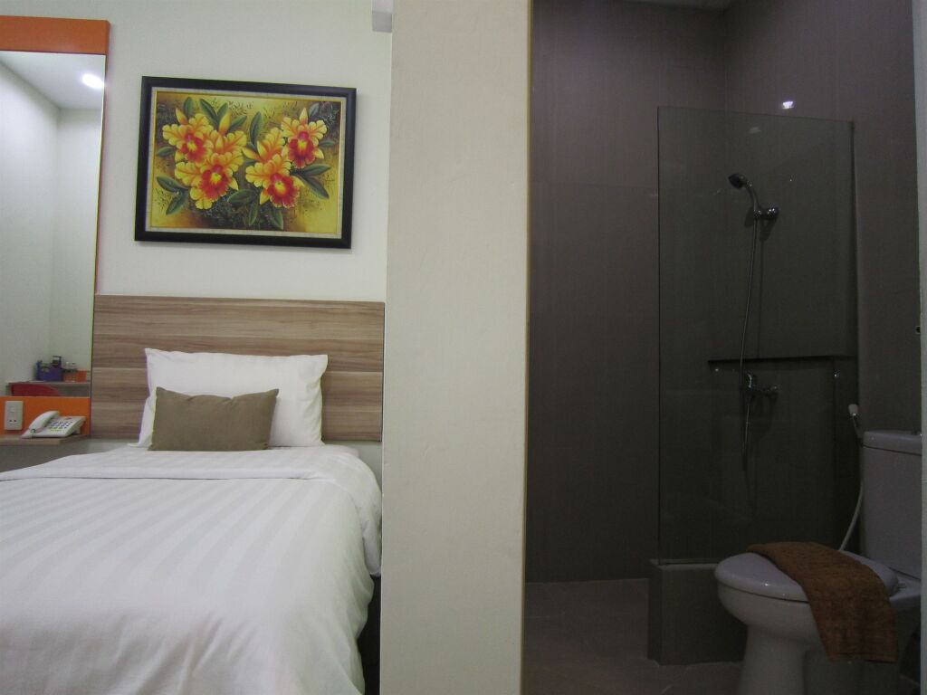 Пеканбару: De Whitte Hotel & Coffee Shop
