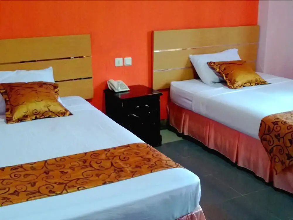 Соронг: The Waigo Hotel
