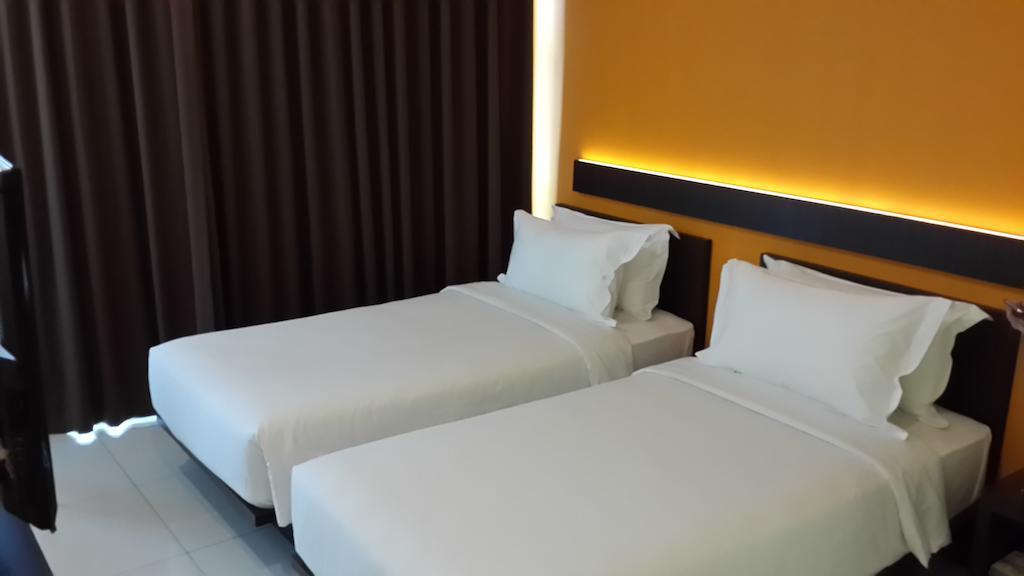 Джакарта: V Hotel Jakarta