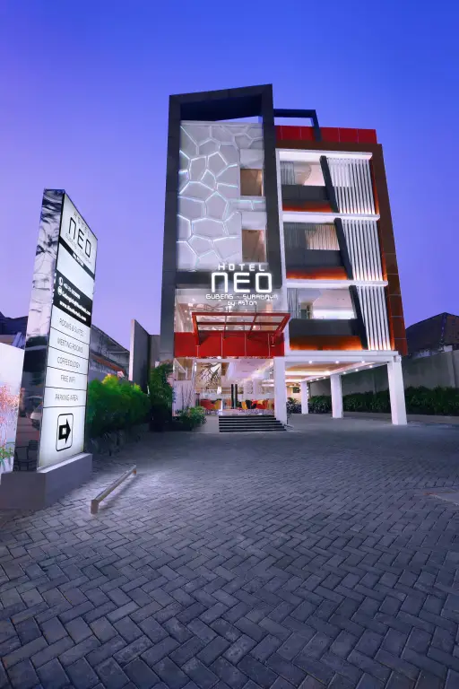 Сурабая: Отель Neo Gubeng, Surabaya