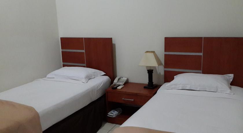 Банджанбару: Hotel Ratu Elok