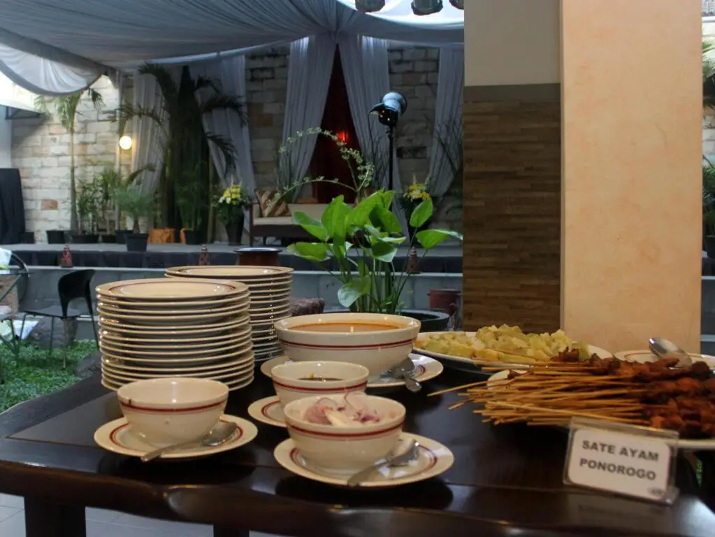 Суракарта: Dinasty Smart Hotel