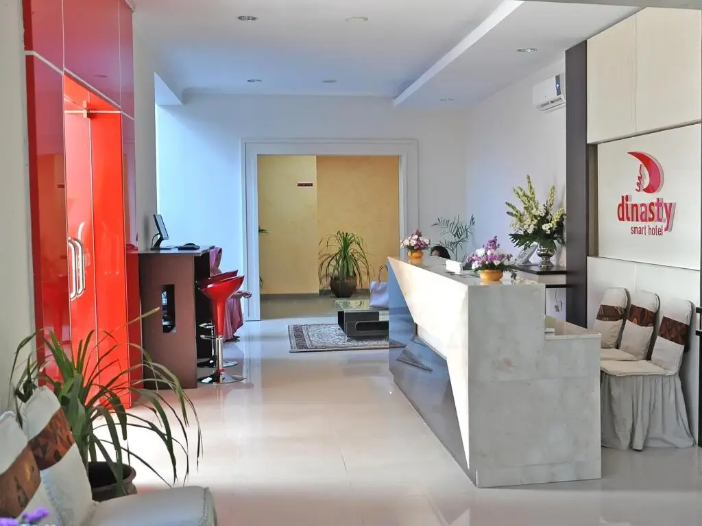 Суракарта: Dinasty Smart Hotel