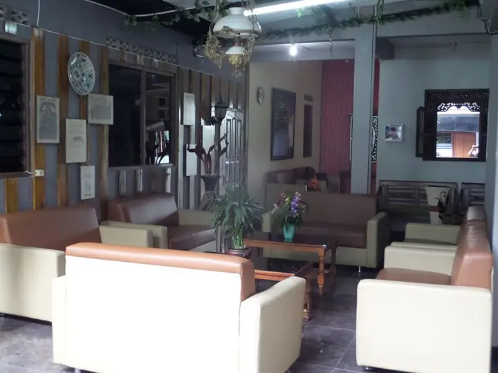 Депок: Emdi House
