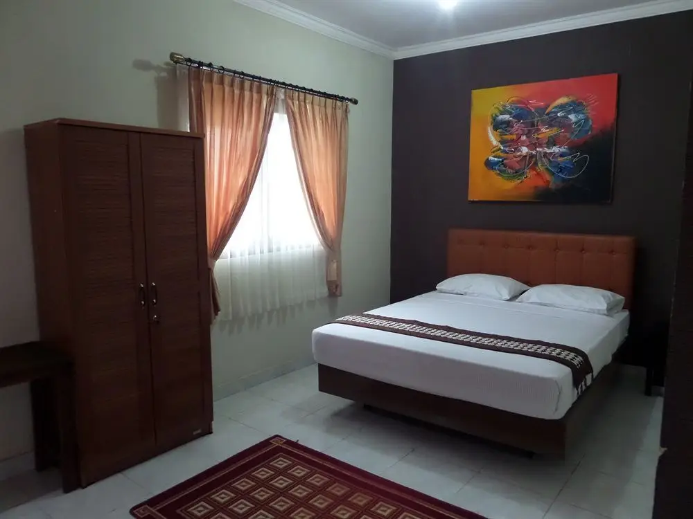 Депок: Emdi House
