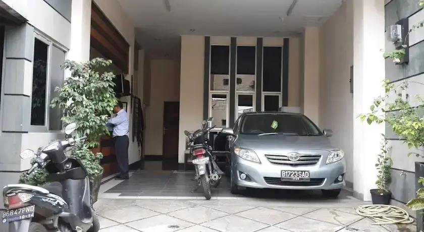 Джакарта: Wisma Davinci Keb Kacang 94